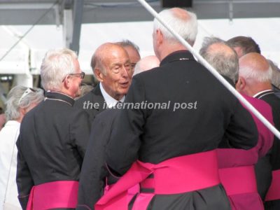 President Giscard d'Estaing with catholic officials